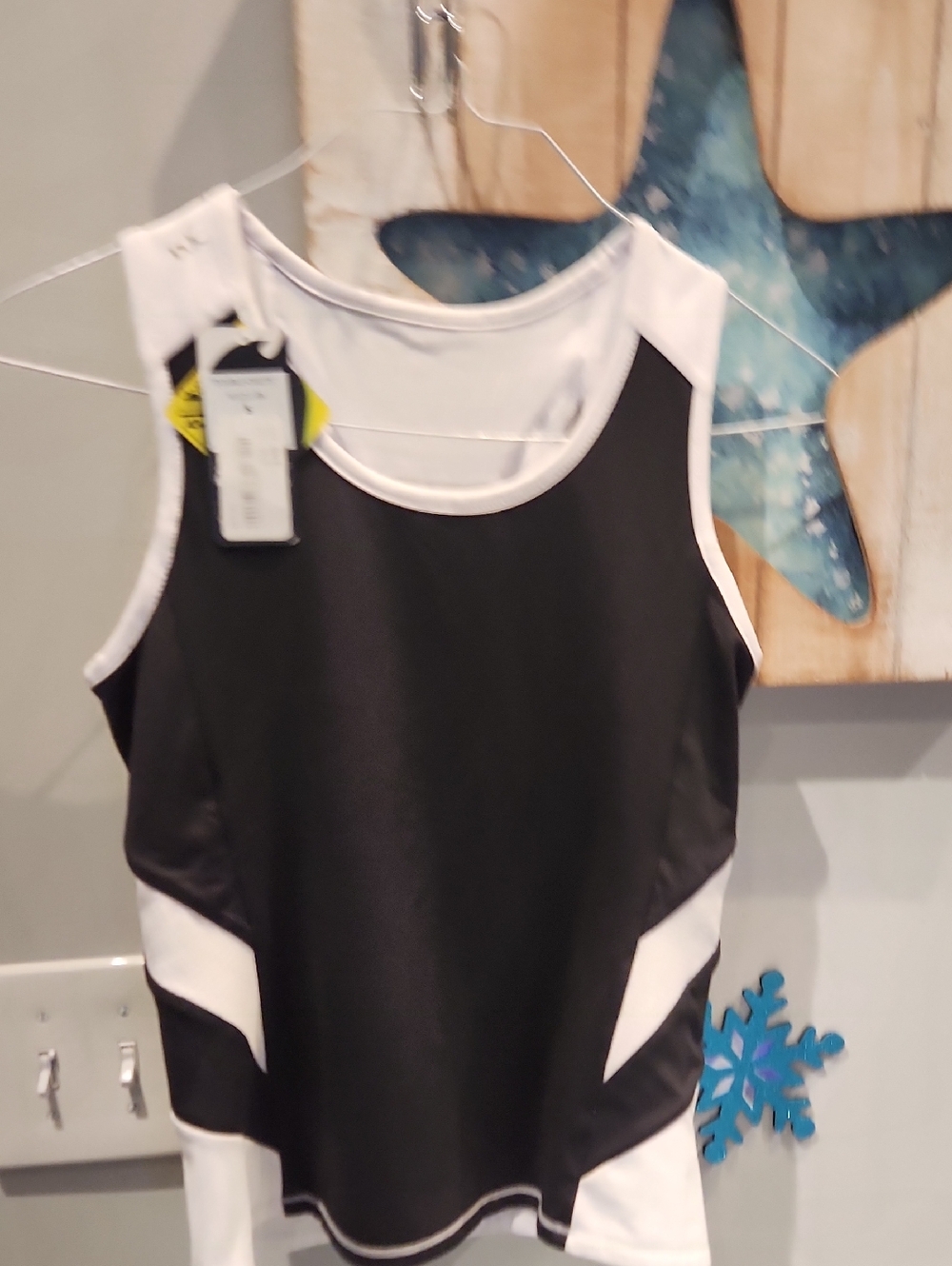 NWT DUC Women's Sz S Reversible Workout Tank Black and White Athletic Tank Top
